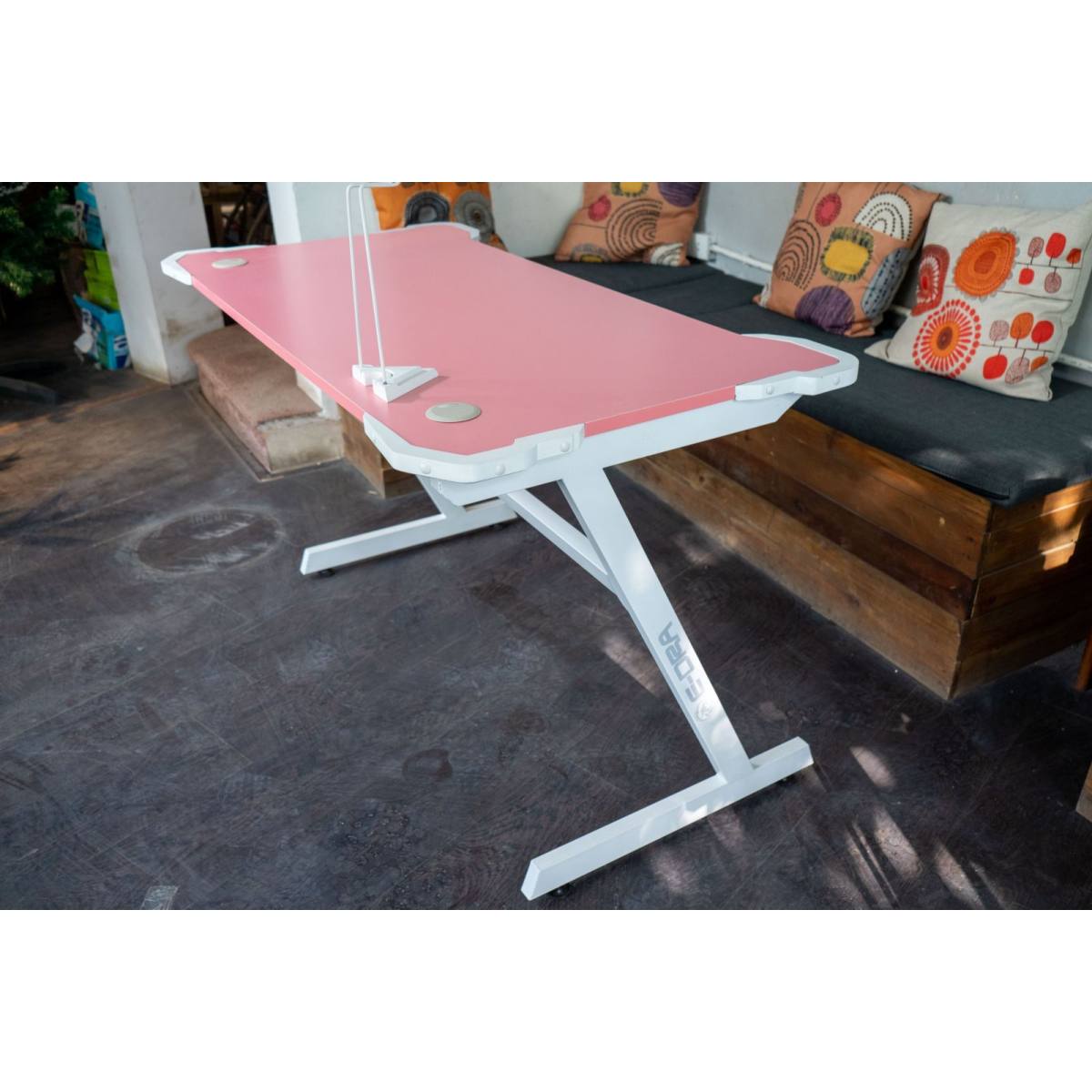 Bàn E-DRA Z Tank - v2